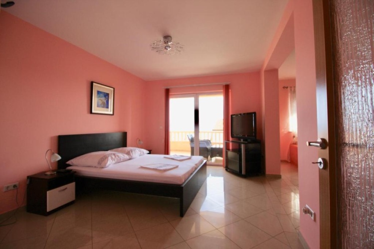 1 Bedroom Apartment with balcony and with sea view