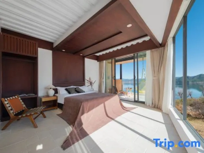 Standard Double room with balcony and with lake view