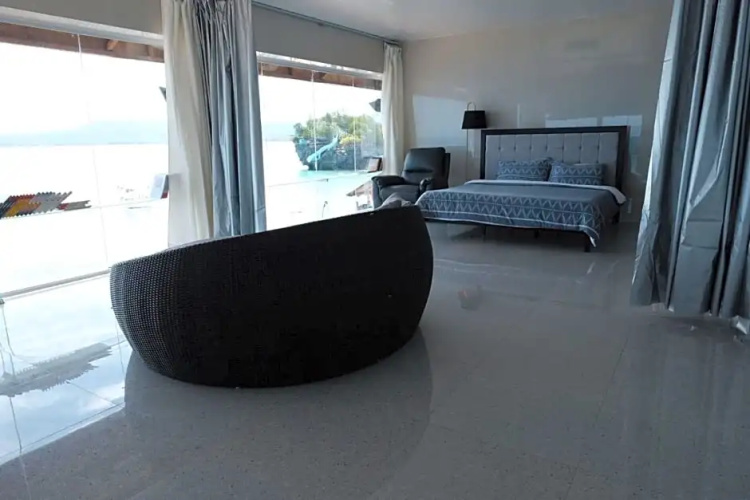 Jelly Sea Resort