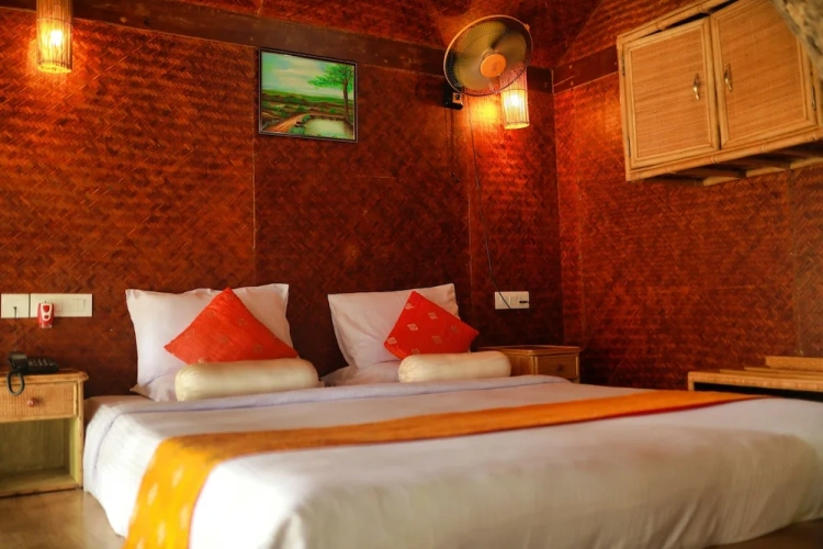 1 Bedroom Standard Cottage with land view