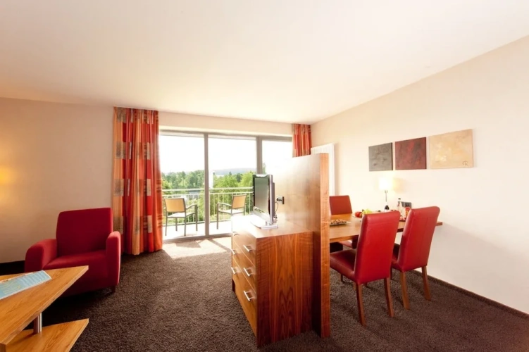 Suite with balcony and with lake view