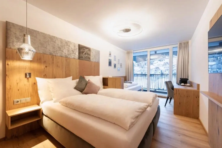 Deluxe Double room with balcony