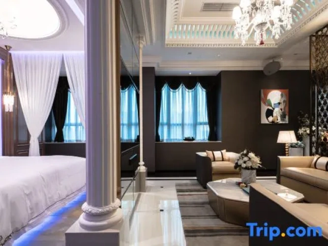 Luxury Suite