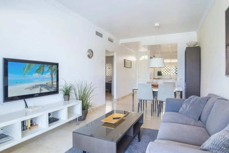 2 bedroom apartment next to porto