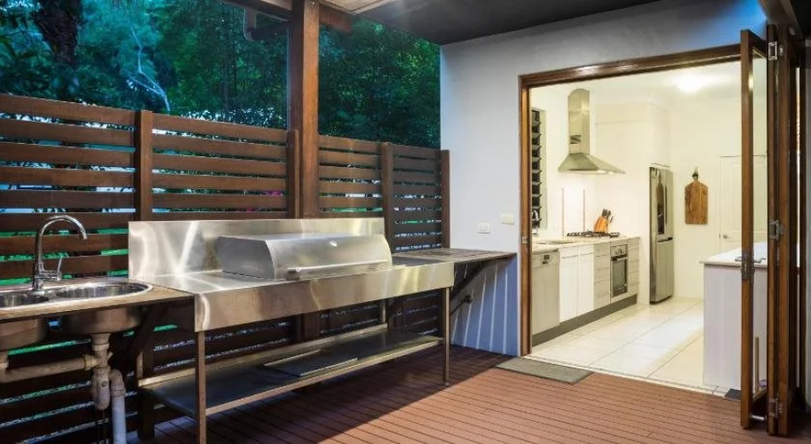Trito Oceans Edge Luxury House