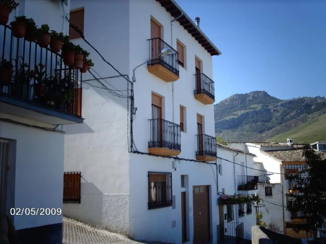 4 Bedrooms Cottage