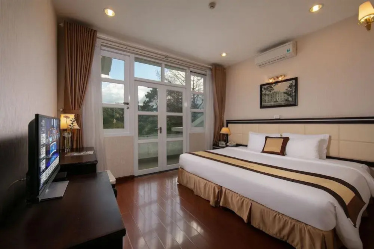 SAM Tuyen Lam Golf & Resorts