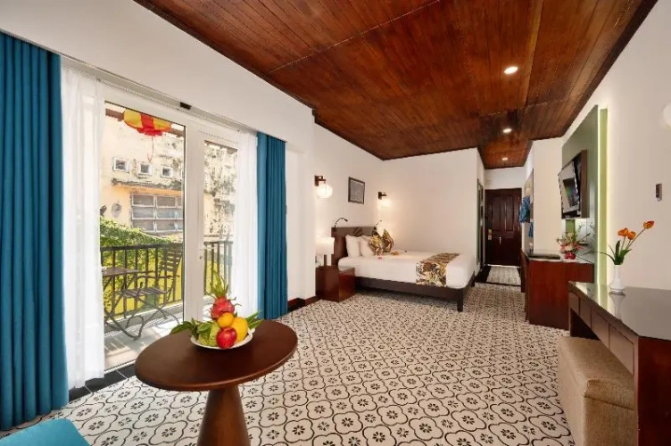 Superior Double room with balcony and with garden view