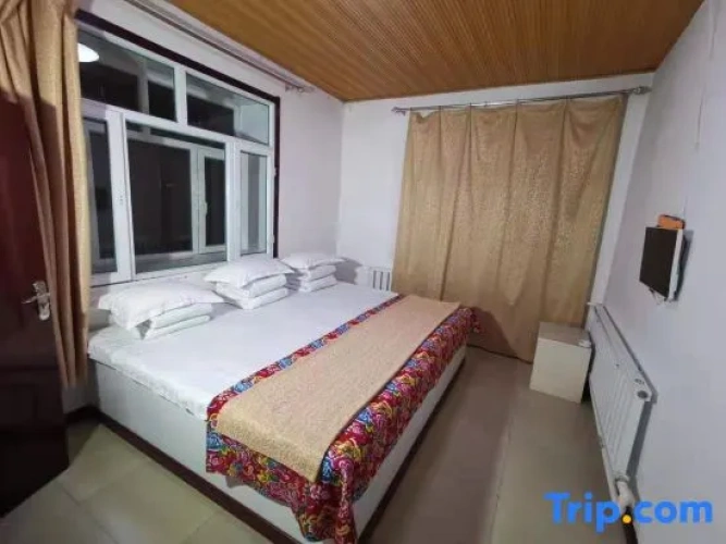 Standard Triple room with view