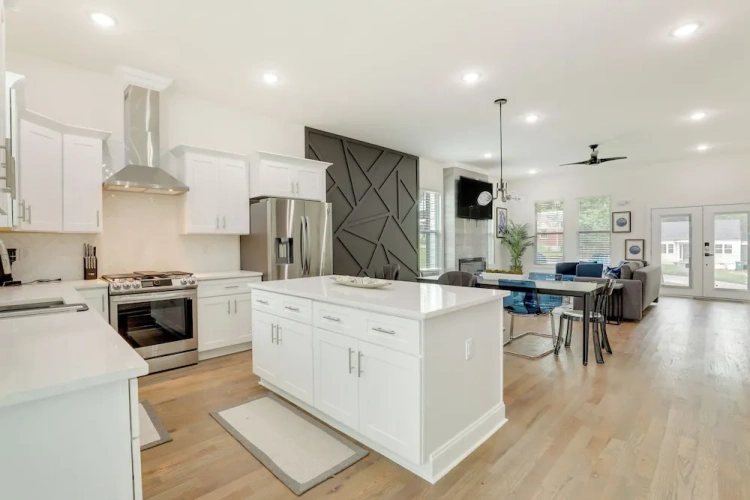 4 Bedrooms Cottage