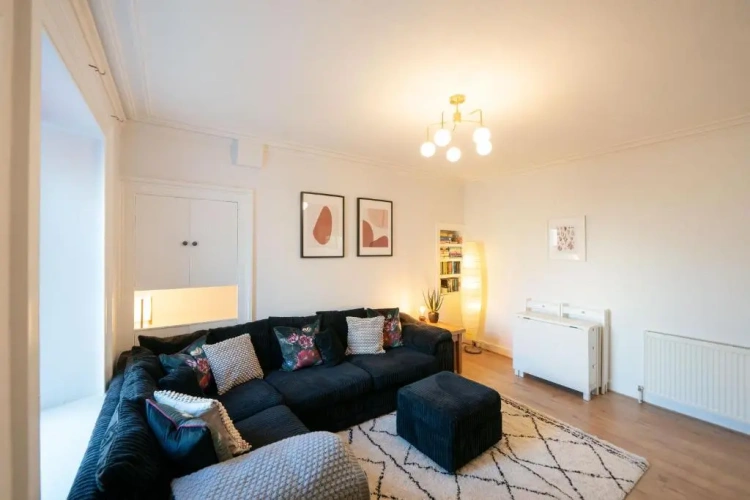 2 Bedrooms Cottage