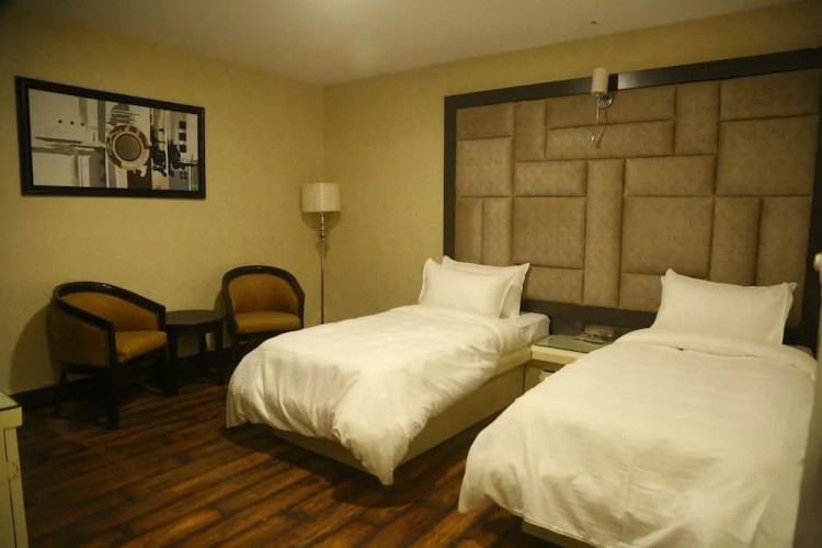 Hotel Harmony Inn