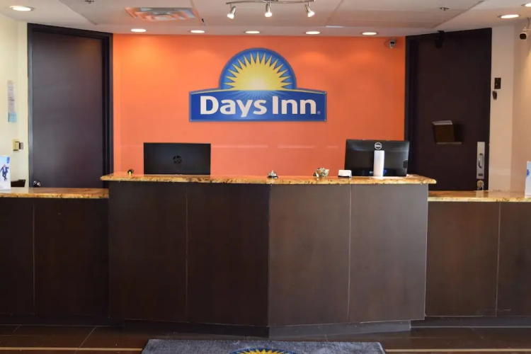 Days Inn And Suites Sherman/de