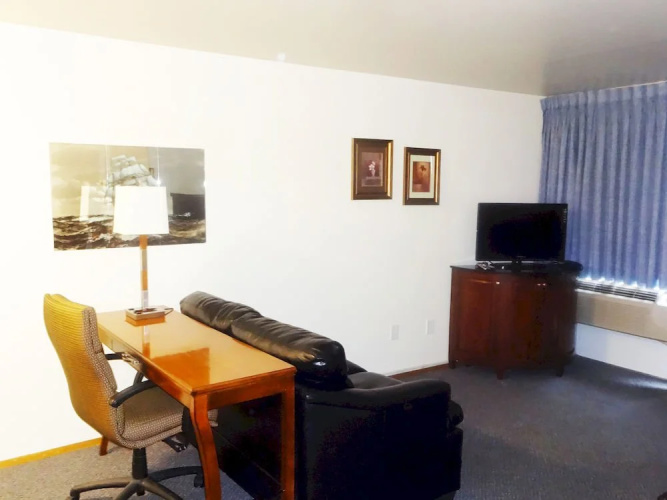University Motel Suites