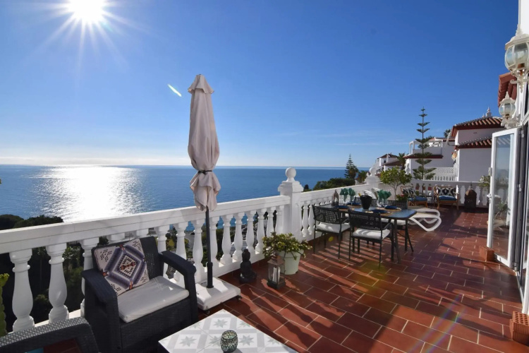 Ladera Panorama 2