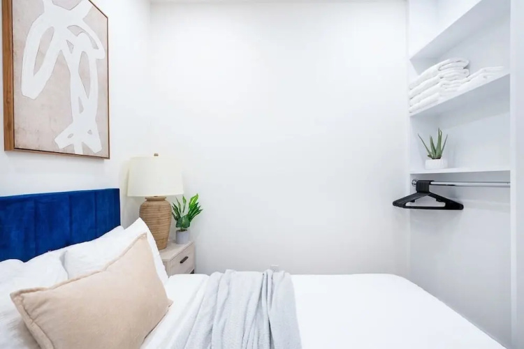 48 Midtown West Apt