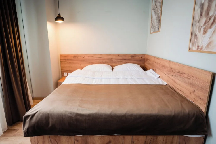 Fly & Stay At George'S