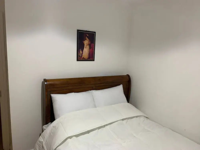 Room-king Bed With Shared Bath