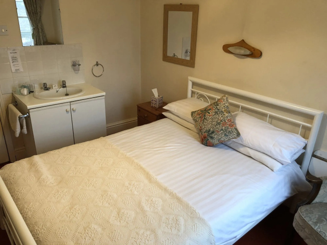 Diamonds Inn Ltd