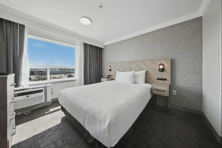 Standard Double Suite