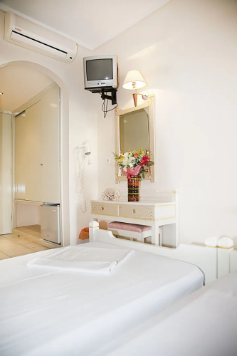 Theonia Hotel