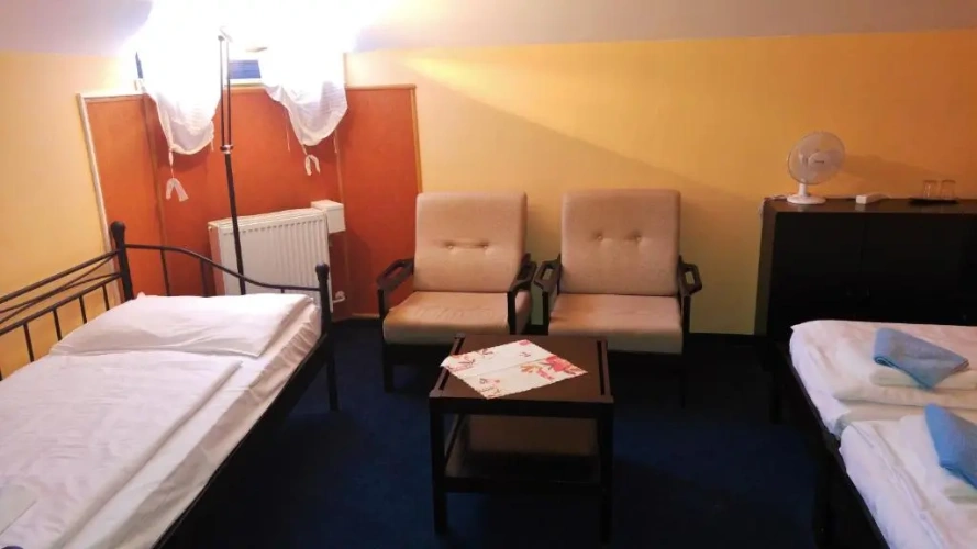 Standard Triple room