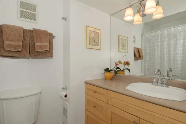 Kitsilano Garden Suites