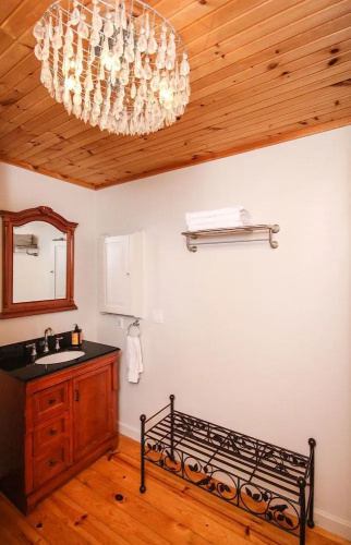 Big Tub Bed & Breakfast