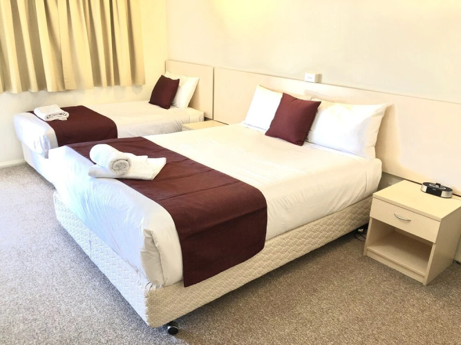Overlander Motor Lodge