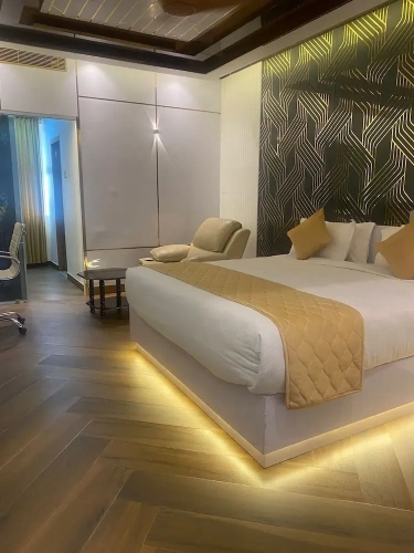 Deluxe Double room with city view