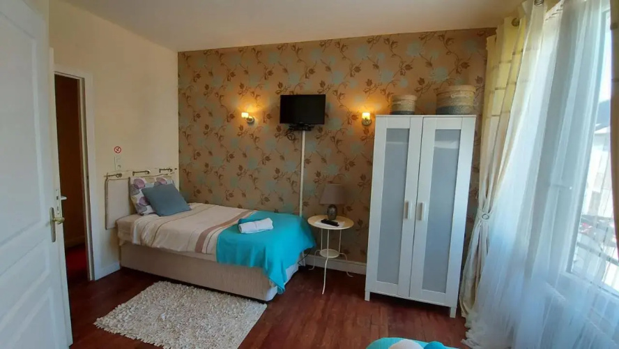 7 Bed & Breakfast