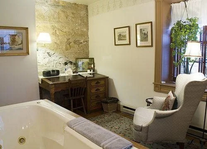 The Stagecoach Inn Bed and Breakfast Hotel