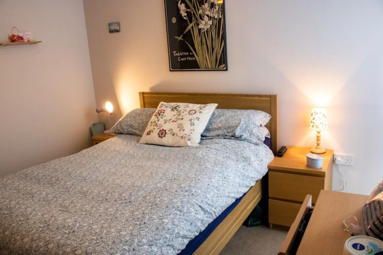 2 Bedroom 2 Bathroom Flat