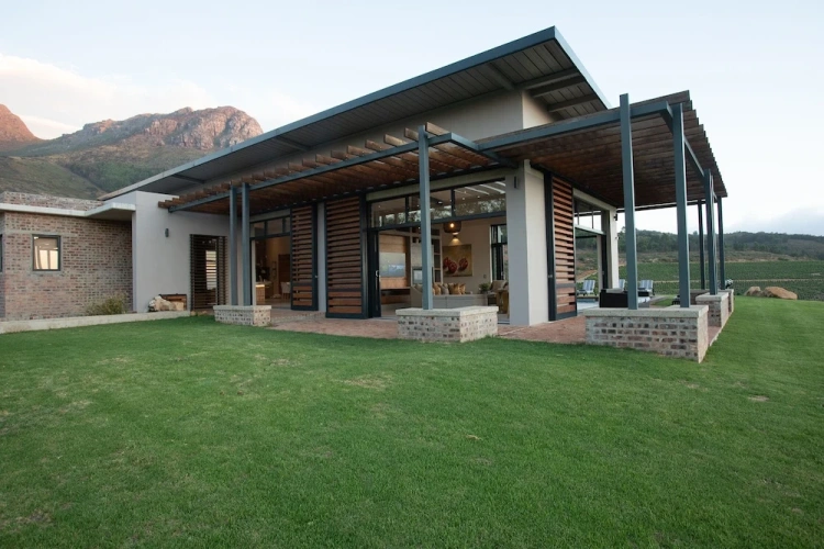 4 Bedrooms Superior Villa