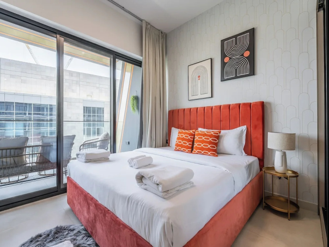 Jaw-Dropping Canal Views From This Stylish Condo