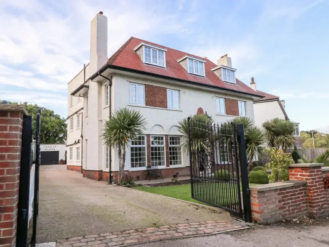 Yardley Manor