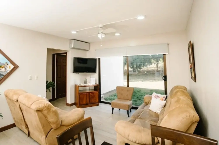 2 Bedrooms Apartment