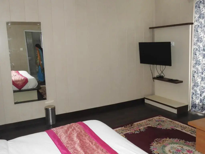 OYO 7024 Hotel Vakratunda