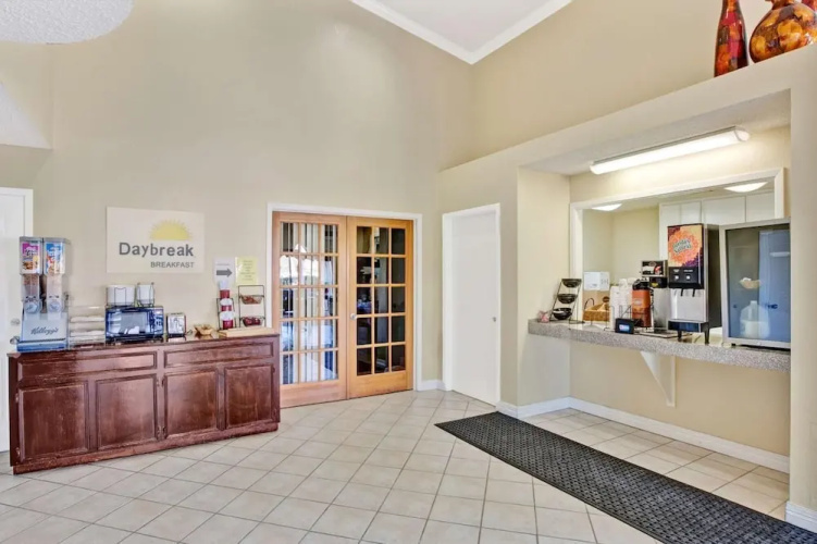 Days Inn LaPorte