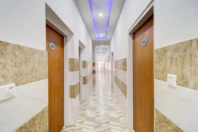 Hotel Riverview by OYO Rooms