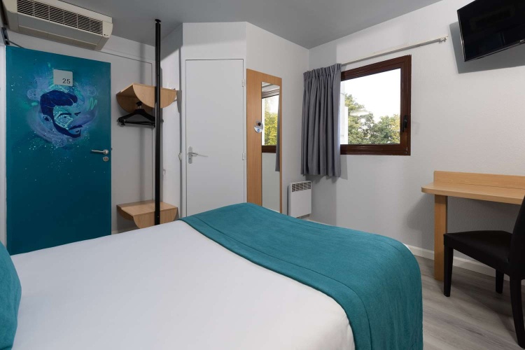 Guest rooms