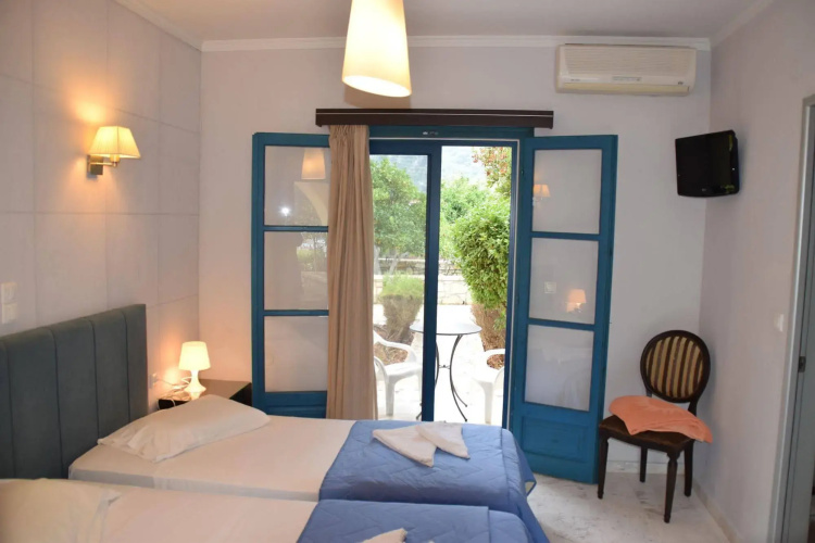 Karavostasi Beach Hotel