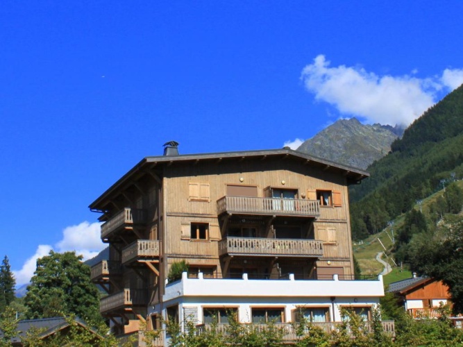 3 Bedrooms Apartment with balcony