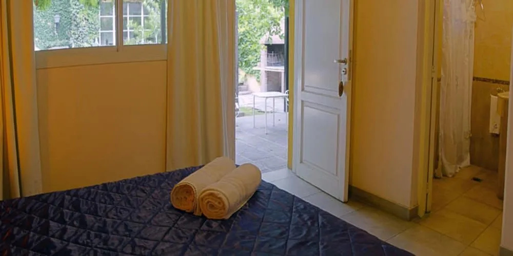 Alamo Hostel & Suites