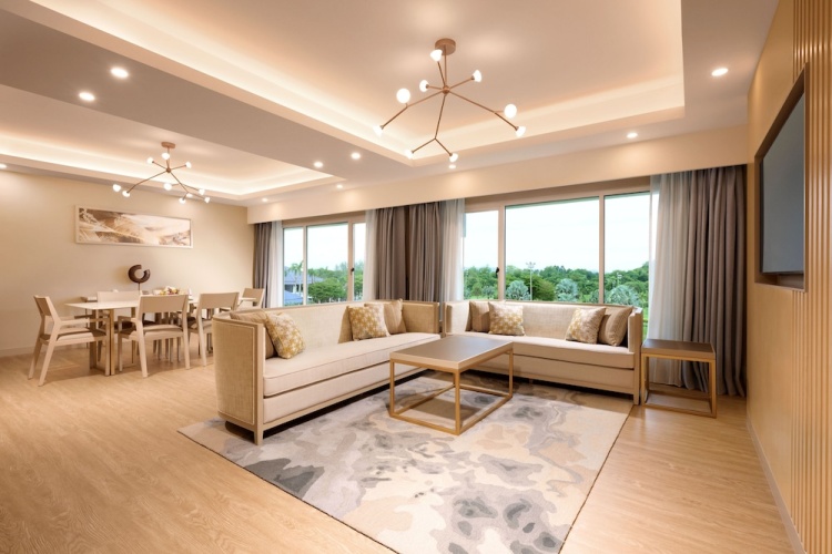 Deluxe Double Suite with golf view