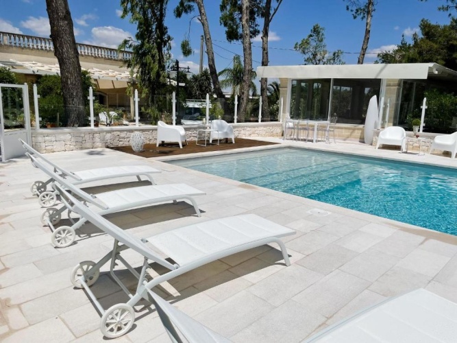 Suite with pool view