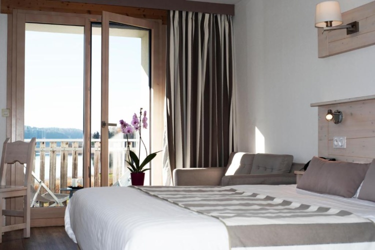 Standard Double room with balcony and with lake view