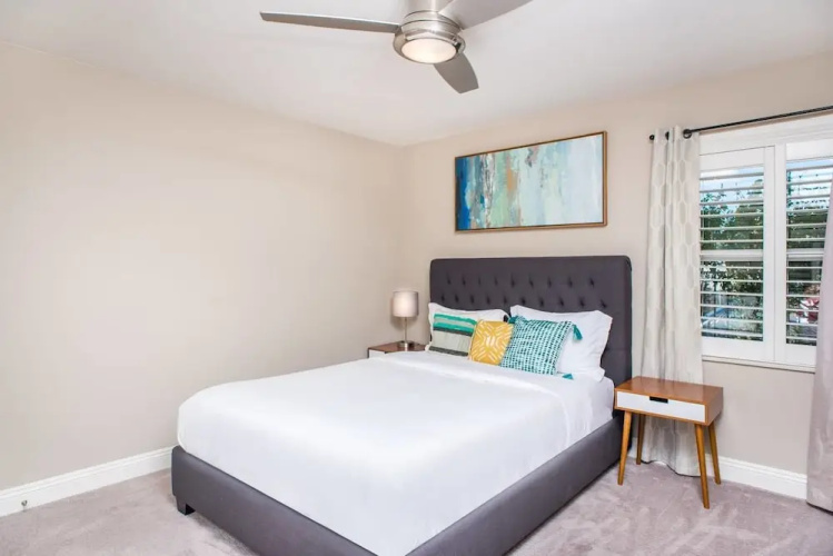 Charming 3br/2ba Craftsman Home by Domio