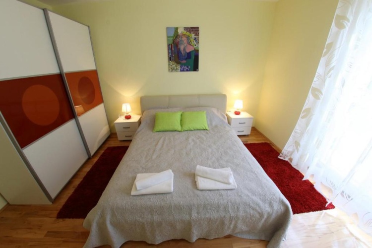 3 Bedrooms Apartment