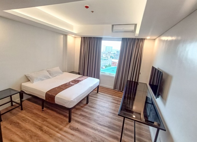 Classic Twin room with city view